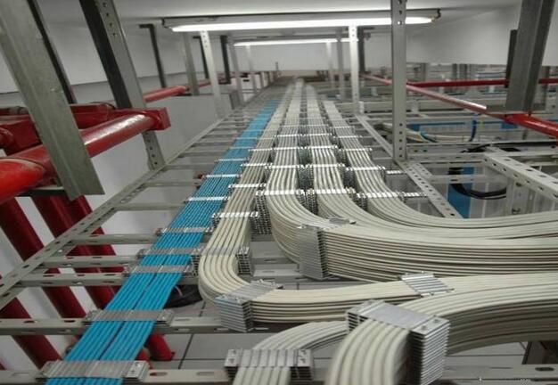 ���̰���