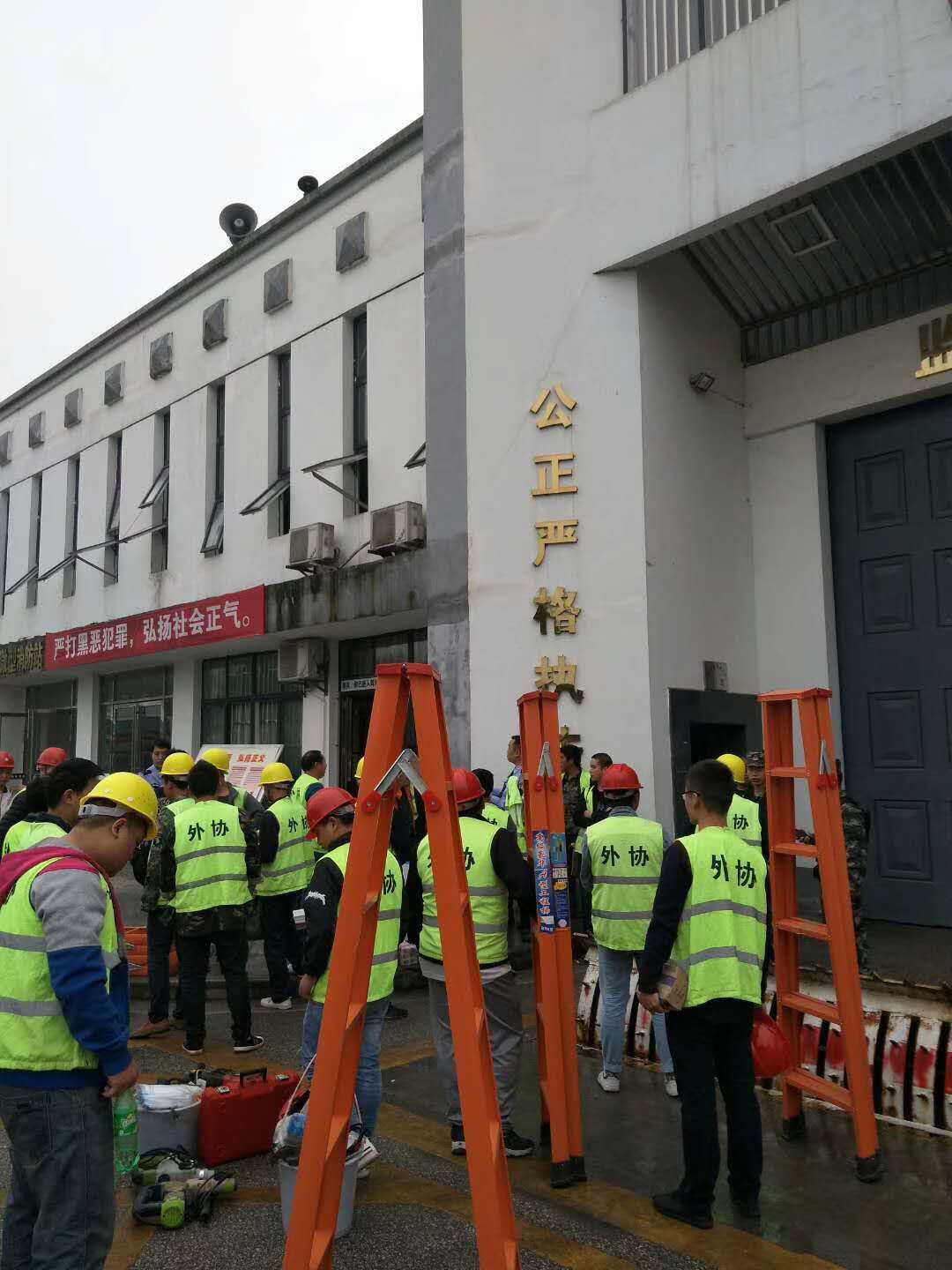 ���ݹ��̰���